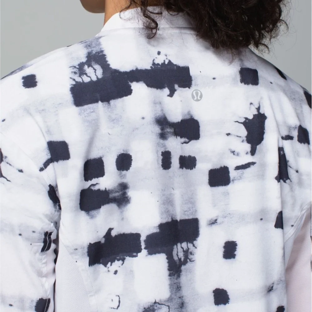 Lululemon Noir Jacket II - Picture 5 of 9